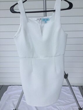 She + Sky White Knit Sleeveless Shift Dress, size Medium